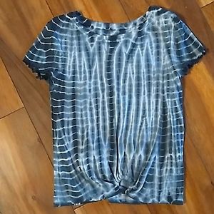 Girls shirt size 10. Maybe wore once . Non smoking